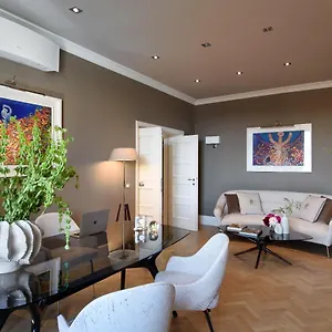 Tornabuoni Collection Residenza D'epoca מלון דירות