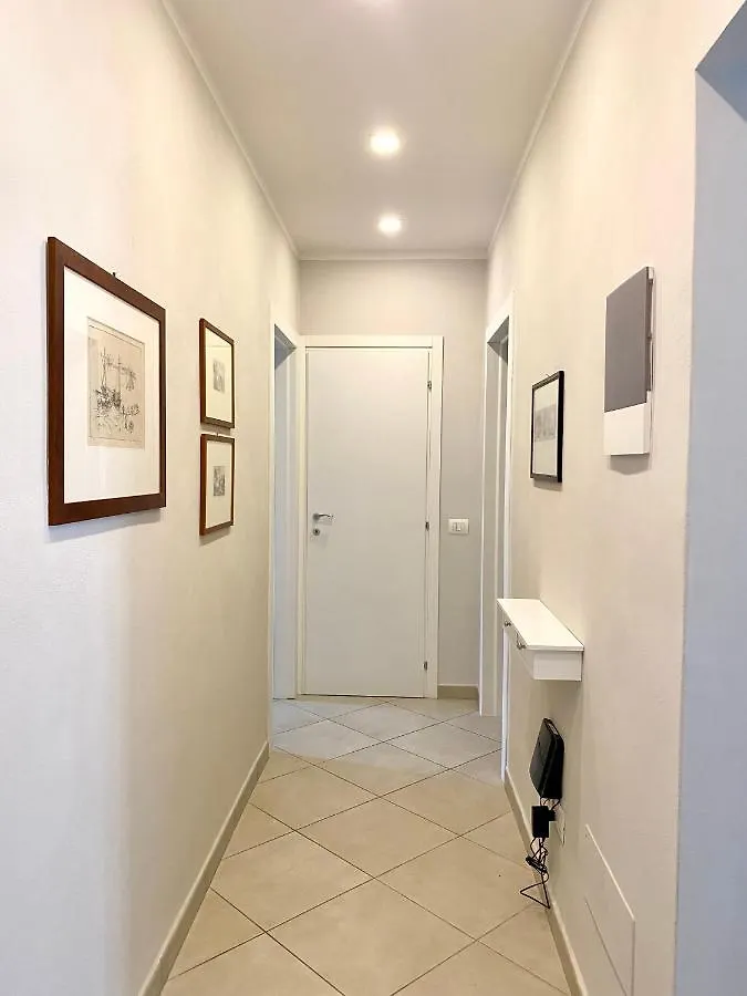 فلورنس Gioberti Bright 3 Bedroom Apartment 0*,  إيطاليا