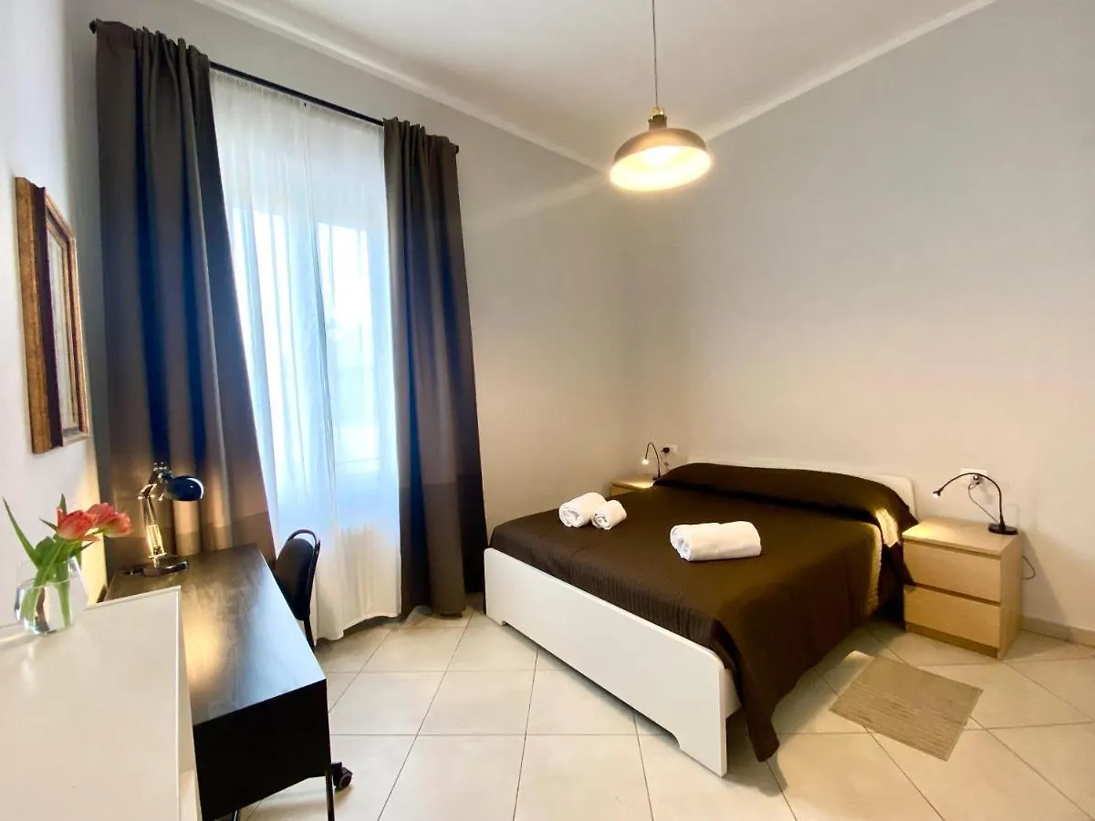 Gioberti Bright 3 Bedroom Apartment Florence 0*,