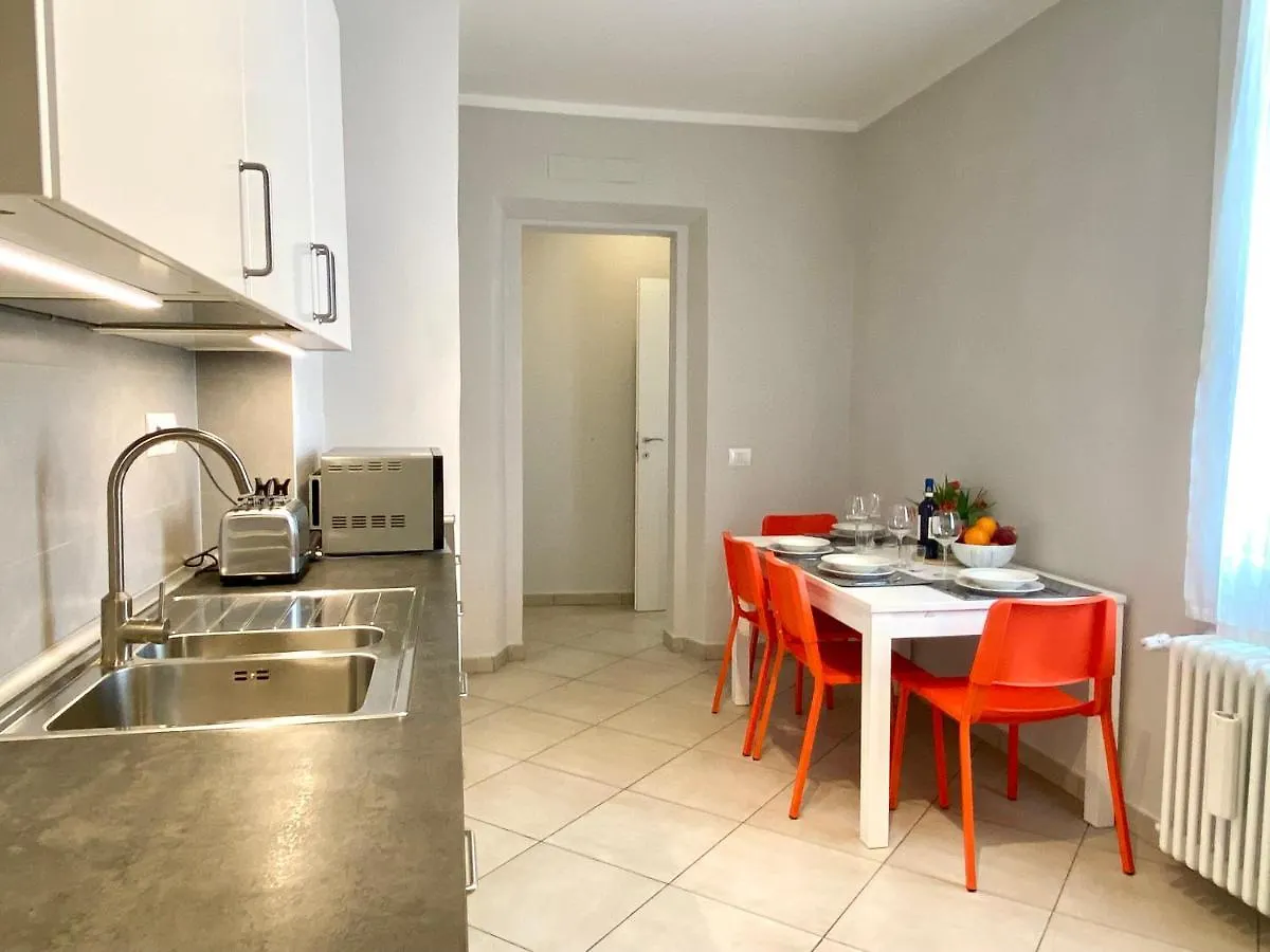 Gioberti Bright 3 Bedroom Apartment Florence